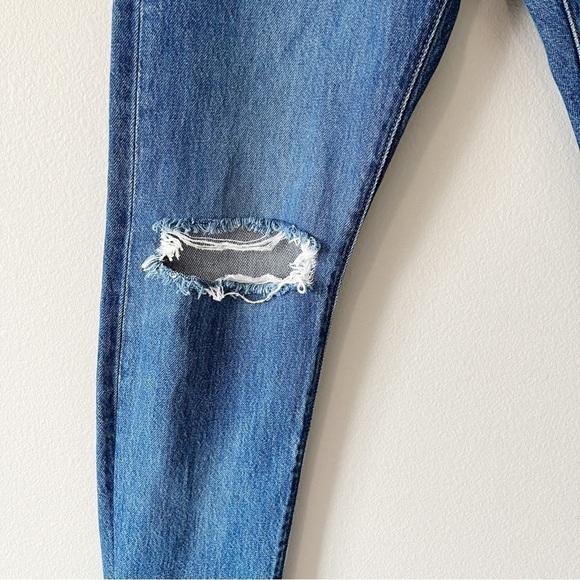 Levi’s Women’s 501 Skinny Sansome Winter Dark Wash Destruct Jeans Size 27 - Picture 8 of 16